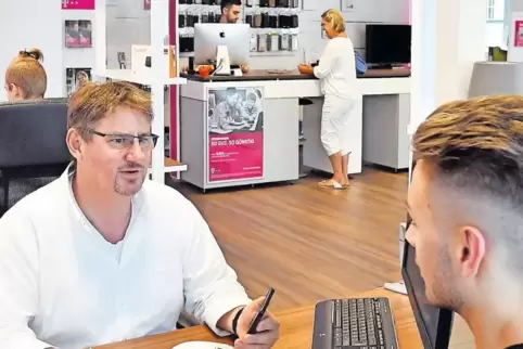 Sieben Vollzeitkräfte, mehrere Aushilfen und ein Auszubildender arbeiten in der Deidesheimer Firma KTF von Inhaber Michael Fisch