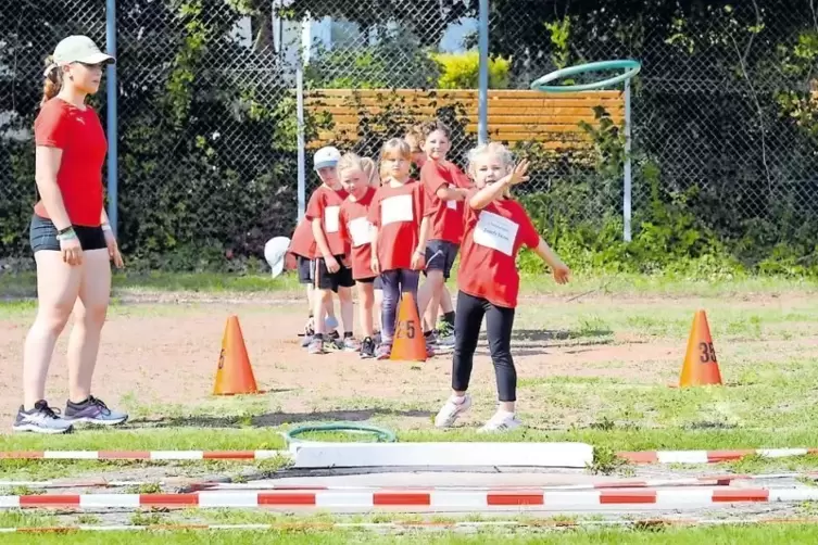 Das Interesse an der Leichtathletik scheint groß – besonders in Limburgerhof. Der siebte Kindercup war rasch ausgebucht.