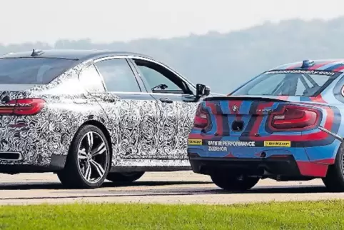 Die Landebahn dient nun beispielsweise sogenannten Erlkönigen ? neuen Autos mit Tarnlackierung ? als Teststrecke.