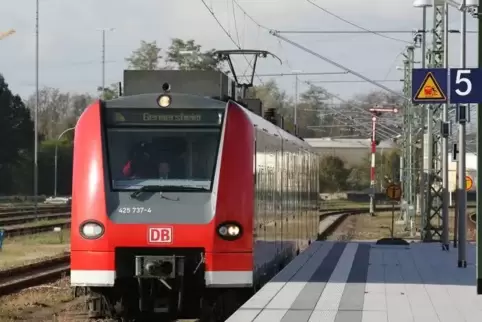 Beide S-Bahn-Linien nach Germersheim fahren wieder nach dem regulären Fahrplan. Foto: van 