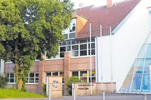 Was wird aus dem Wallhalber Rathaus, wenn tatsächlich die gesamte Verwaltung in Thaleischweiler-Fröschen gebündelt wird? Auch da