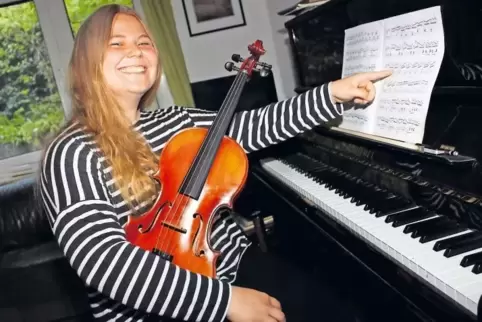 Künftige Musikstudentin: Janina Steinbach singt, spielt Geige, Bratsche und Klavier – das allerdings nicht sonderlich gern.