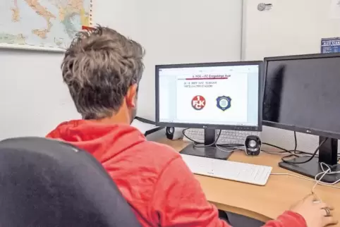 Während der Bundesliga-Pause stehen für die Szenekundigen Beamten vor allem Bürotätigkeiten auf dem Programm – an Spieltagen geh