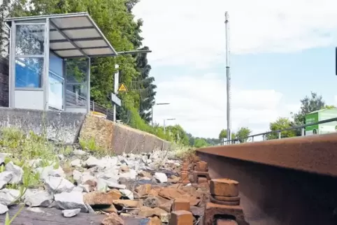 Die Lautertalbahn verkehrt während der Ferien nicht, nun könnte eigentlich gebaut werden. Aber der barrierefreie Ausbau des Hirs