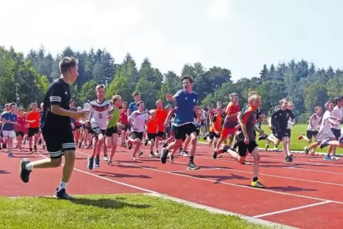 Lauf tut Gutes: Das UNICEF-Juniorteam Kaiserslautern hat am Heinrich-Heine-Gymnasium einen Spendenlauf organisiert.
