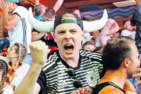 Stimmung wie am Ballermann versprechen die Malle-Stars, die am Freitag in die Südpfalz kommen. 3000 Tickets sind schon weg.
