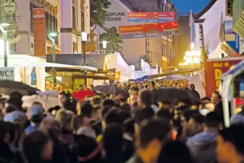 Altstadtfest: Für die Altstadt bedeutet es jedes Jahr einen Massenansturm.