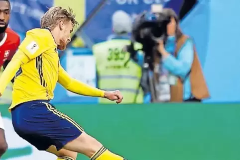 Forsberg nimmt Maß – das 1:0 für Schweden.