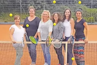 Wollten eigentlich nur nicht absteigen: die Damen der SG Flomersheim/Mörsch mit (von links) Manuela Sold, Eva Bornschein, Kersti