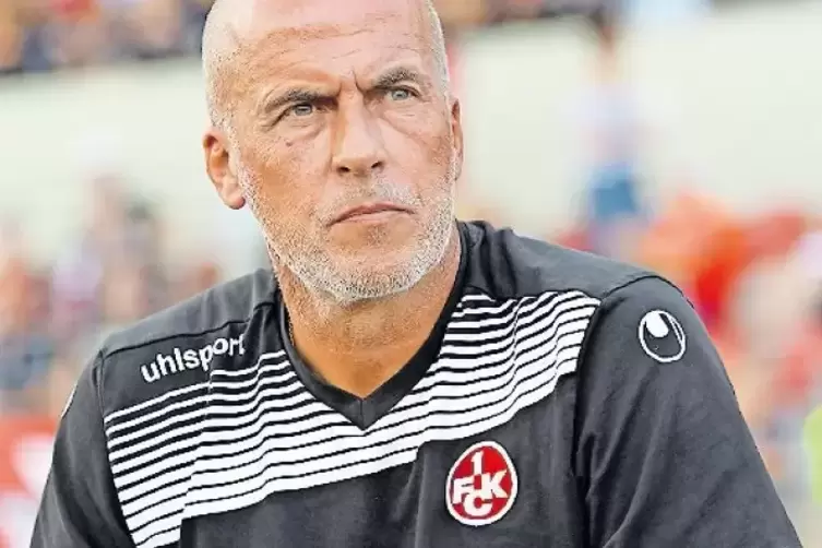FCK-Trainer Michael Frontzeck begegnet der Dritten Liga mit Respekt.