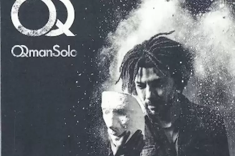 Theatralisch-r&auml;tselhaft gibt sich Oku auf der CD.