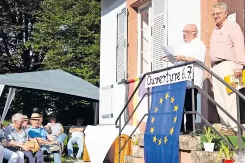 Die Vorsitzenden Gilles Amblard und Warnfried Grams eröffnen den Kultursommer des deutsch-französichen Kulturvereins der Wengels