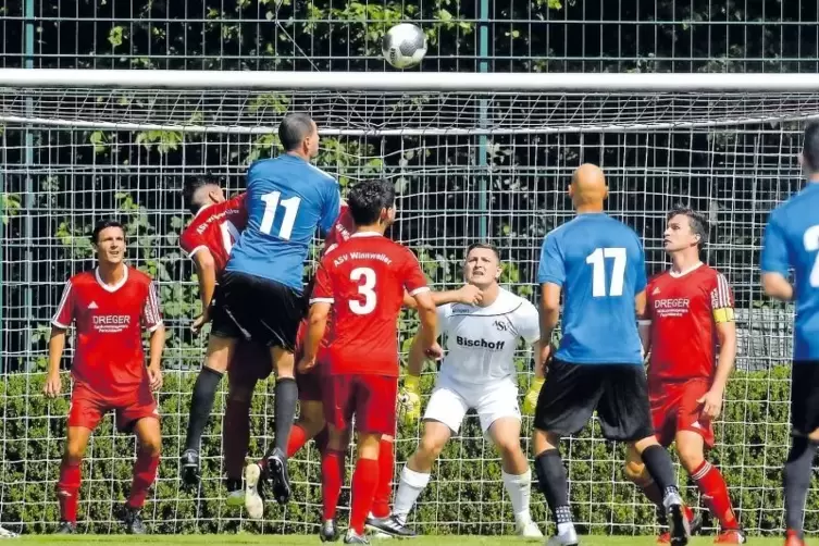 Viel fußballerische Qualität: Szene von der letztjährigen Sportwoche in Albisheim aus dem Spiel um Platz drei zwischen TuS Rüssi