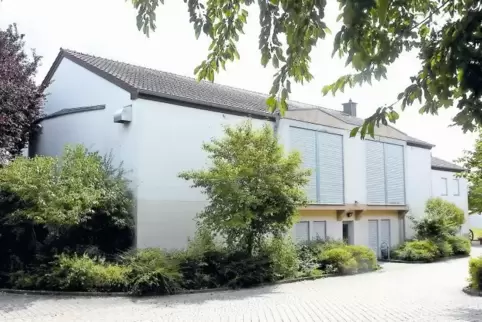 Mit Geldern aus dem Investitionsstock des Landes soll unter anderem die Renovierung der Bürgertreff-Fassade in Weitersweiler unt