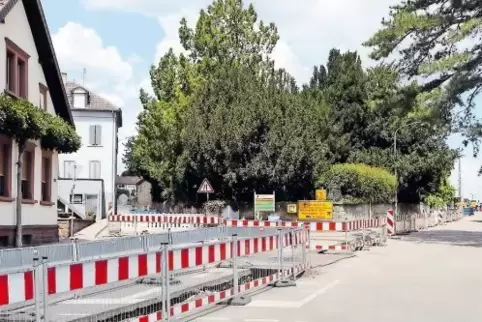In der Weinstraße haben sich die Arbeiten verzögert.