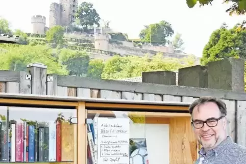 Michael Reuther gibt der Bücherschrank-Idee eine Chance.