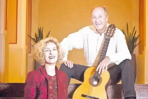 Kammermusik spielt das Duo Palatino.