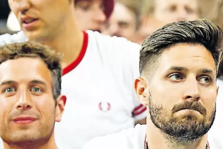 Entt&auml;uscht, aber stolz: England-Fans in Moskau.