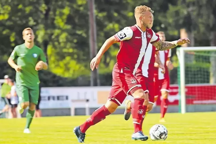 Der Blick geht nach vorn Richtung Saisonstart am 28. Juli: FCK-Außenbahnspieler Christoph Hemlein gestern im Test gegen den VfL 