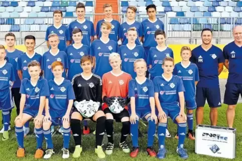 Die bisherige U14 des FKP, die in der neuen Saison in der C-Junioren-Regionalliga spielt: (hinten von links) Lars Einfalt, David
