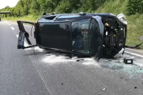 23?000 Euro Schaden entstand bei dem Unfall am Samstag zwischen den Autobahn-Anschlussstellen Contwig und Ixheim.  Foto: Feuerwe