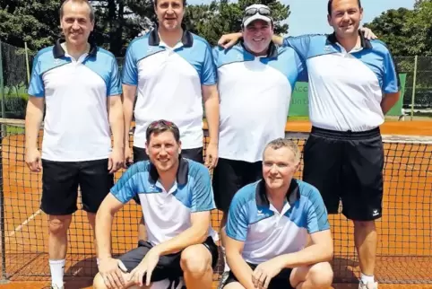Freuen sich auf die Verbandsliga: die Herren 40 des TC Grün-Weiss Frankenthal mit (hinten von links) Michael Wind, Florian Schum
