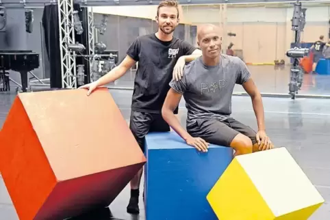 Lorenzo Angelini (links) und Jamal Rashann Callender bei den Proben im Tanzhaus Käfertal.