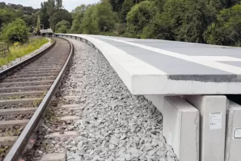 Der barrierefreie Ausbau der Bahnsteige in Sulzbachtal liegt im Zeitplan. Nichts rührt sich dagegen in Hirschhorn. Dort wird nur