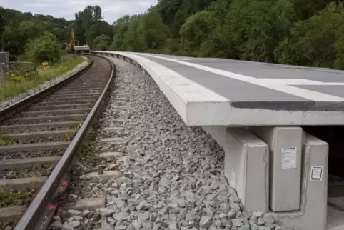 Der Bahnsteig in Sulzbachtal wird barrierefrei.  Foto: View