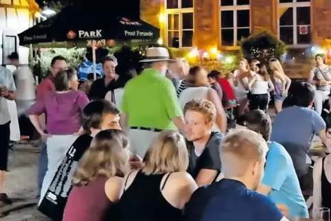 Atmosphärisch: im pittoresken Dorfkern der Weinbaugemeinde.