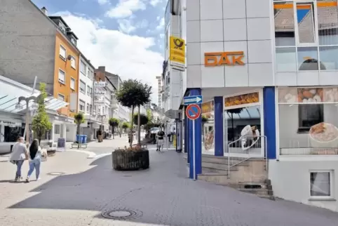 Die Einzelhandelsflächen im früheren Kaufhaus Moster in der Fußgängerzone sind fast alle vermietet, unter anderem dank Post und 