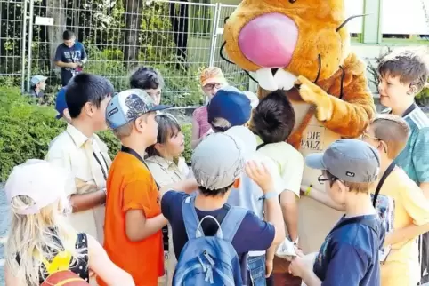 Nils Nager wurde von den Kindern bestürmt.
