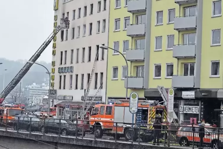 Tödlicher Großbrand in der Saaruferstraße.