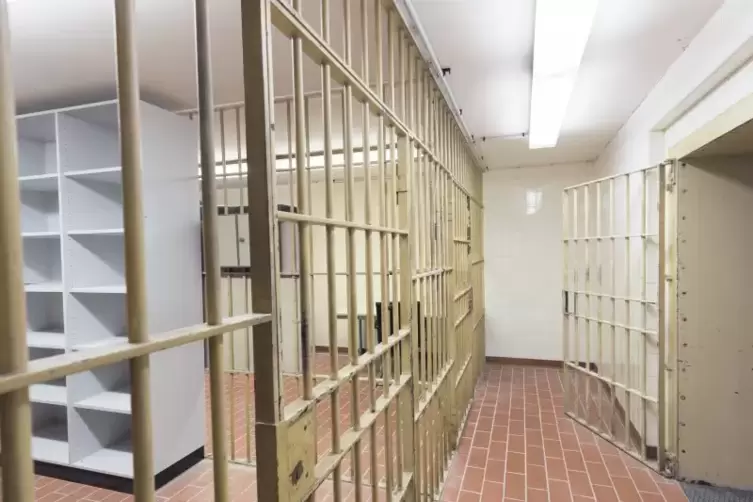 Hinter den Gittern werden heute noch Unterlagen aufbewahrt.