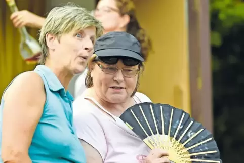 Noch ohne Kostüme, dafür aber mit viel Leidenschaft: Die Schauspielerinnen Gabi Schäfer (links) und Heiderose Henker bei den Pro
