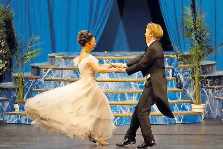 Ein treuer Gast in der Pirmasenser Festhalle ist die Operettenb&uuml;hne Wien &ndash; diesmal mit &bdquo;Ein Walzertraum&ldquo;.
