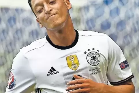 Stammspieler: Mesut Özil mit dem Bundesadler auf der Brust.