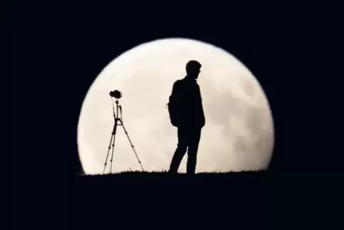 Himmelsspektakel: Am Freitagabend taucht der Mond für beinahe zwei Stunden vollständig in den Schatten der Erde ein.