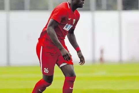 War auch schon für die kongolesische Nationalmannschaft am Ball: Cedric Mimbala soll bei der Wormatia der Abwehr Stabilität verl