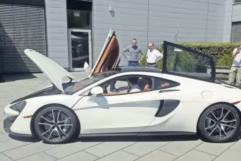 Das vorgeführte Model 570 GT startet bei rund 200.000 Euro. Je nach Zusatzausstattung ist Luft nach oben.