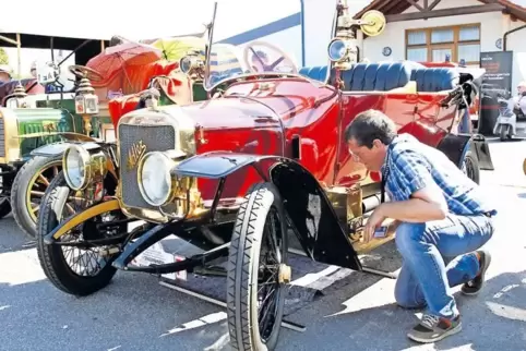 Echte Hingucker: Die Oldtimer sind mehr als 100 Jahre alt.