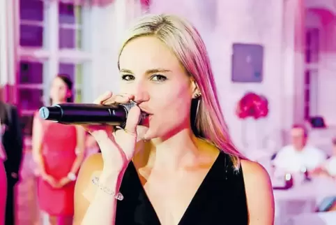 Kathrin Presser wird oft als Sängerin gebucht.