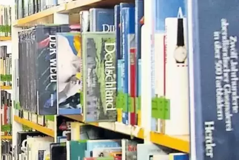 Klar geht’s um Bücher, wenn eine Bücherei ein Fest feiert.