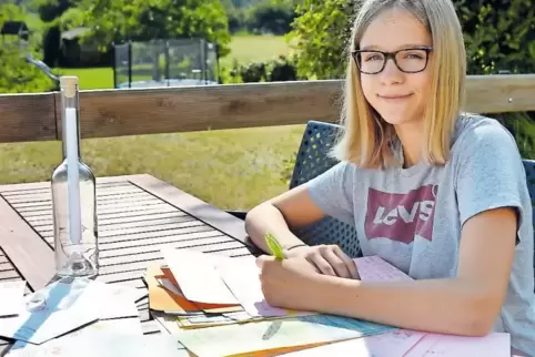 Zweieinhalb Jahre, nachdem sie mit Papa Uwe eine Flaschenpost in den Altrheingraben geworfen hatte, kam bei Lena Zimmermann ein 