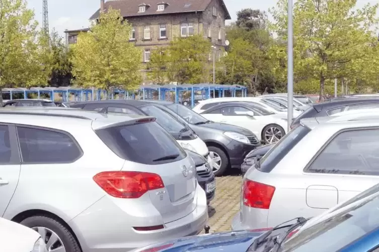 „Tatort“: der kostenlose Parkplatz am Bahnhaltepunkt Böbig.