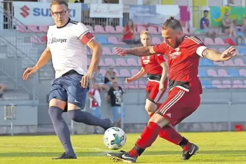 Knapp vorbei: Meik Bergdolt (rechts) beim Spiel in Weingarten.