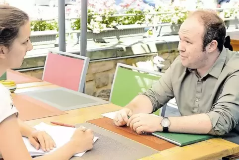 „Der Sportverein als Keimzelle des Sports muss zukunftsfähig bleiben“, sagt Tristan Werner, hier im Gespräch mit Kathrin Thomas.