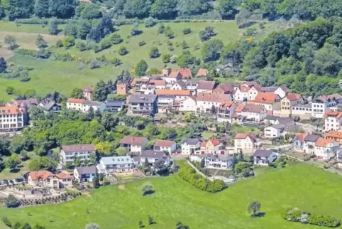 Im schön gelegenen Bergdorf Stauf, das zur Stadt Eisenberg gehört, ist die Situation besser als vielerorts sonst in der Pfalz. D