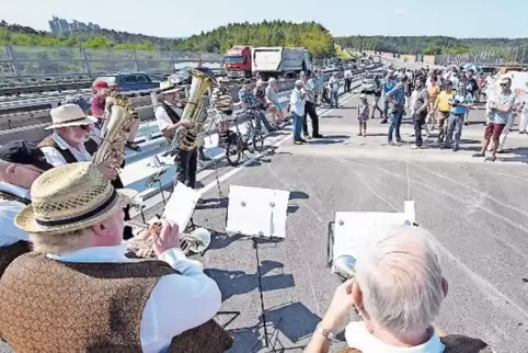 Musik zur Freigabe: Ab nächster Woche rollt hier der Verkehr.