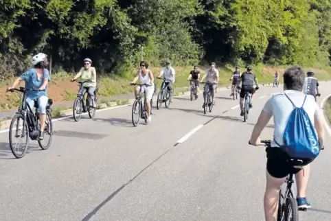 Vor allem in den Morgenstunden herrschte auf der B 270 zwischen Kaiserslautern und Lauterecken eine Menge Radfahr-Betrieb. Die Z